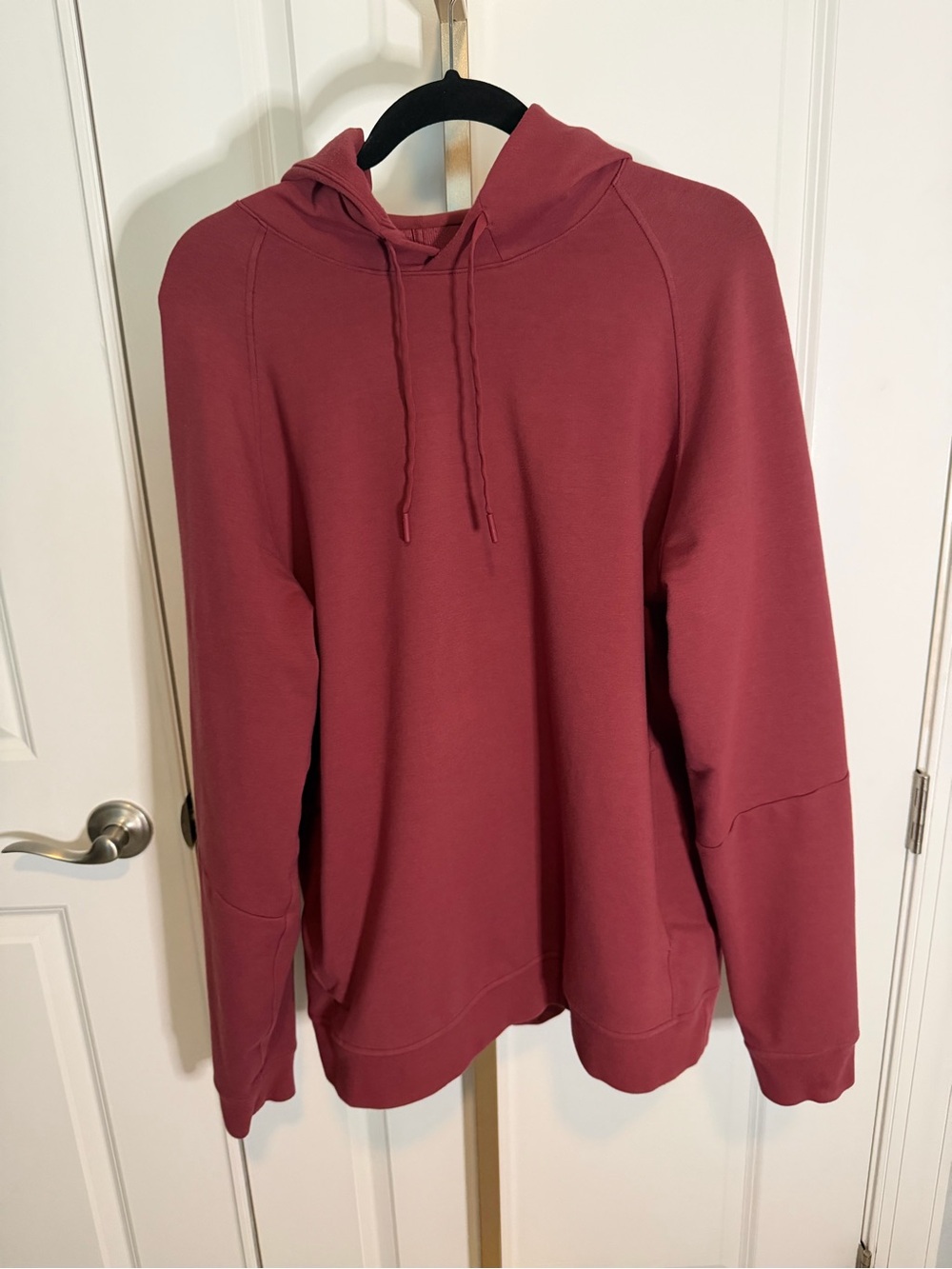 lululemon athletica Men's Crewneck Hoodie in Deep Maroon